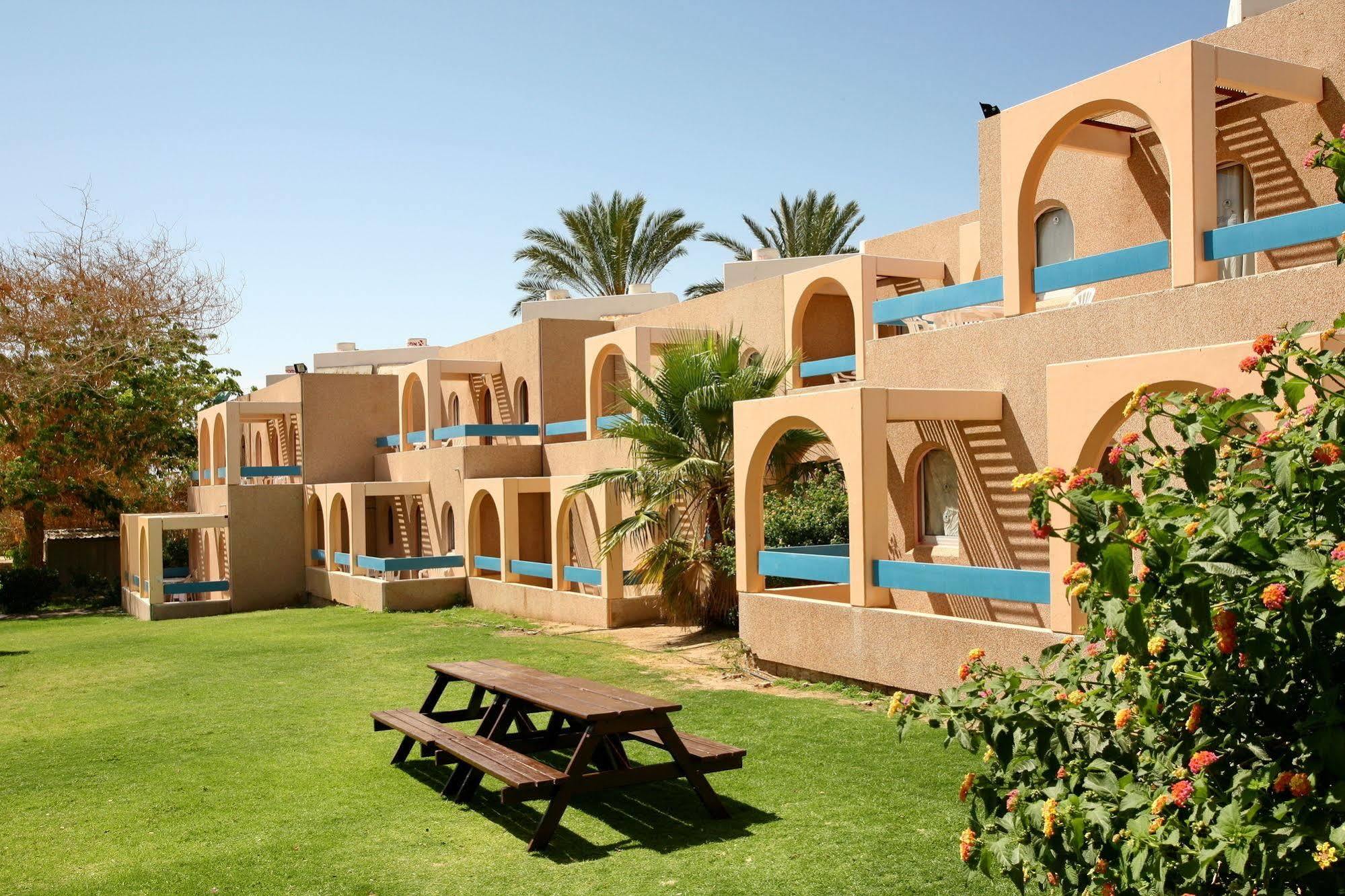Club In - Coral Hotel