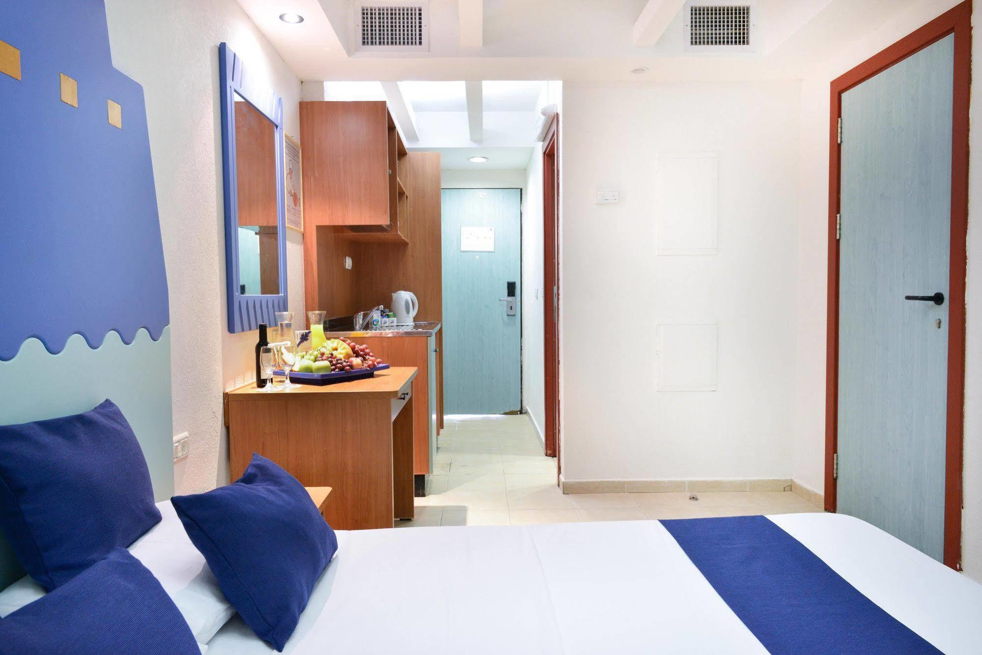Club In - Coral Hotel