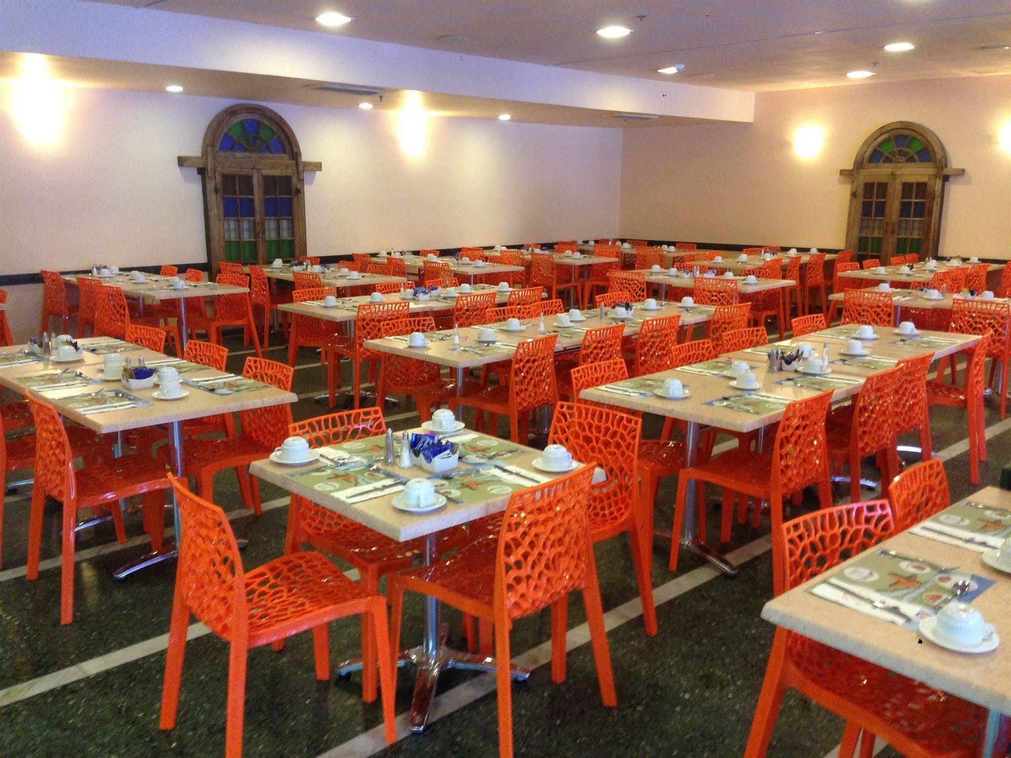 Club In - Coral 3*