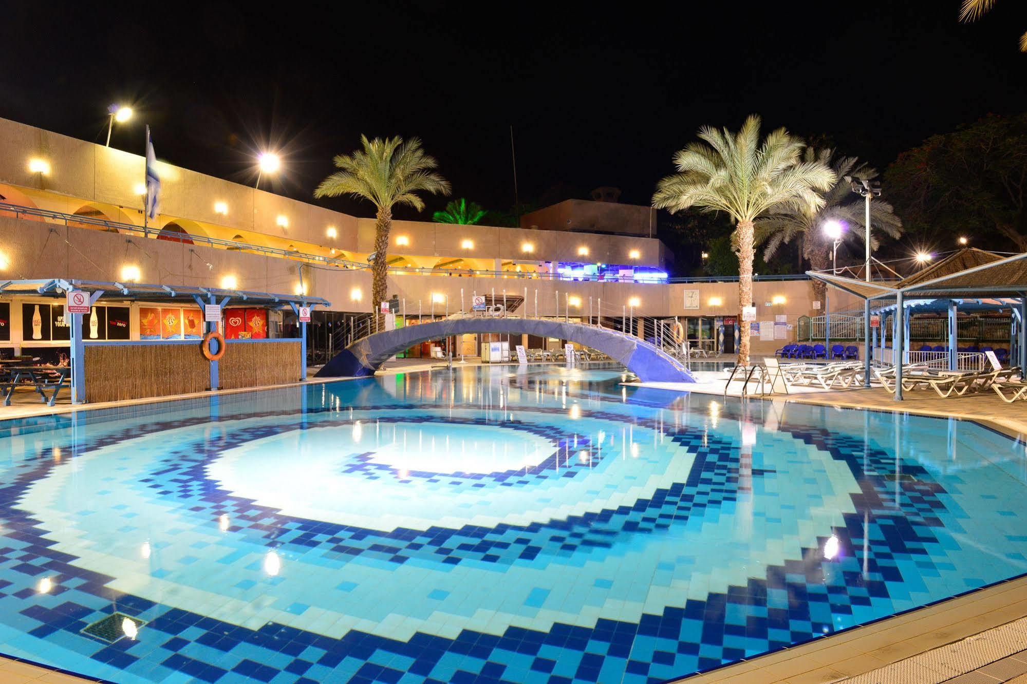 Club In - Coral 3*